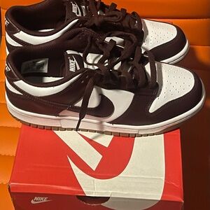 Nike Dunk Low Burgundy Crush Gum
